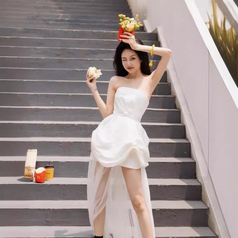フランスの白いストラップレスのモーニングガウン、軽いウェディ - Photography Wedding のレビューと価格